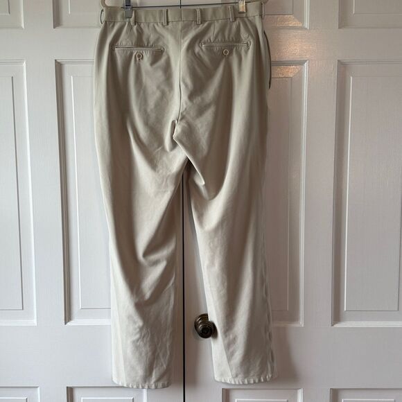 PETER MILLAR PERFORMANCE ATHLETIC GOLF CHINO PANTS BEIGE TAN SIZE 33 W / 32 L - Picture 4 of 10